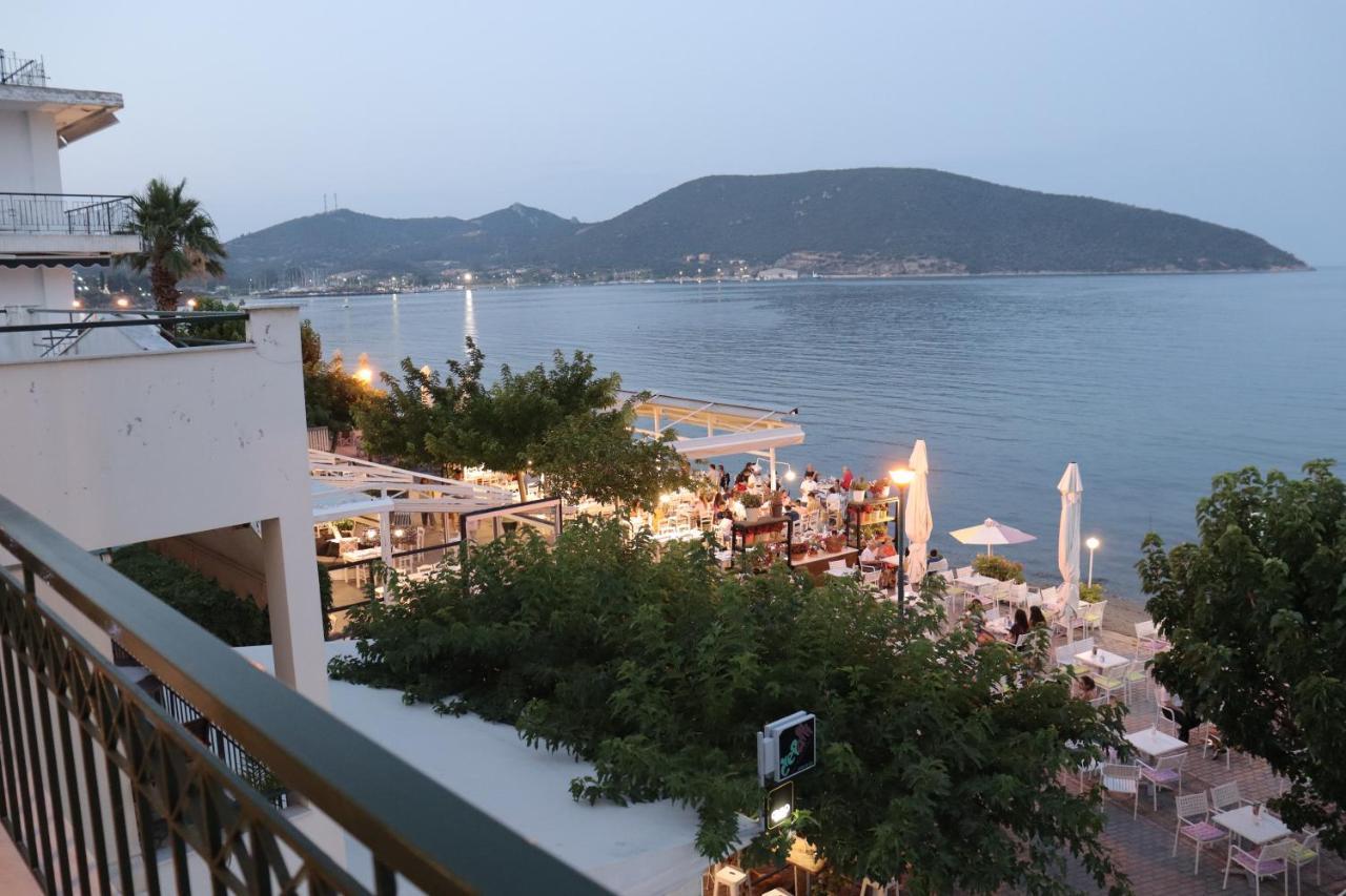 Sea And Sun Apartment Néa Péramos Dış mekan fotoğraf