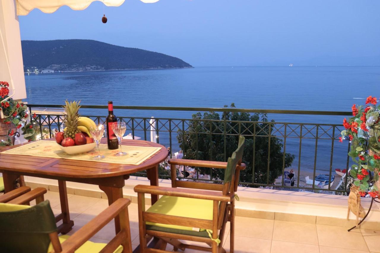 Sea And Sun Apartment Néa Péramos Dış mekan fotoğraf