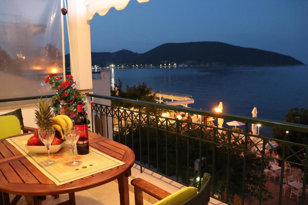 Sea And Sun Apartment Néa Péramos Dış mekan fotoğraf
